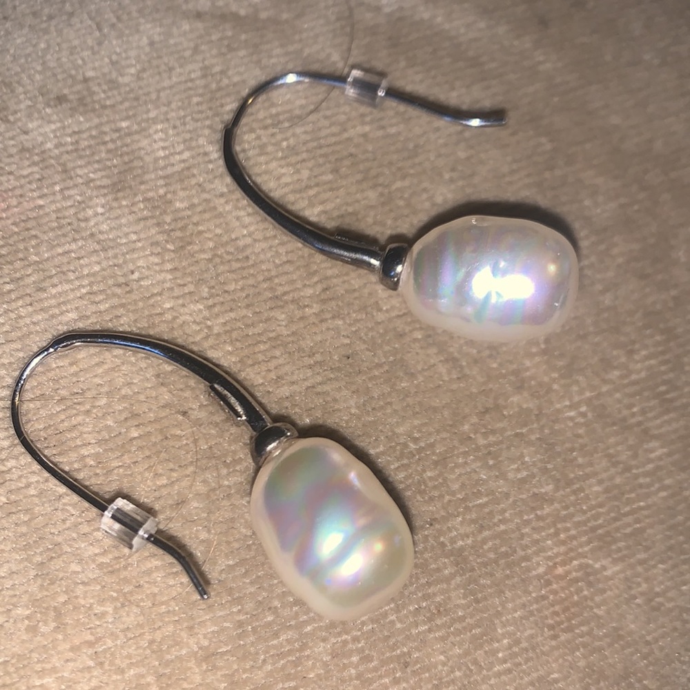 Beautiful freshwater pearl and sterling silver drop Earrings